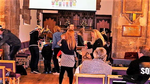 Easter Activity Day (31/03/2018): Activities continue in the chancel