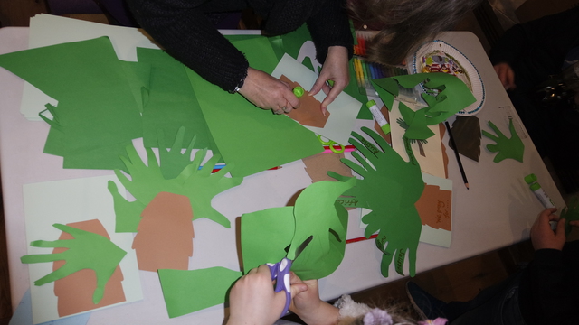 Easter Activity Day (31/03/2018): Art in progress - palm leaves