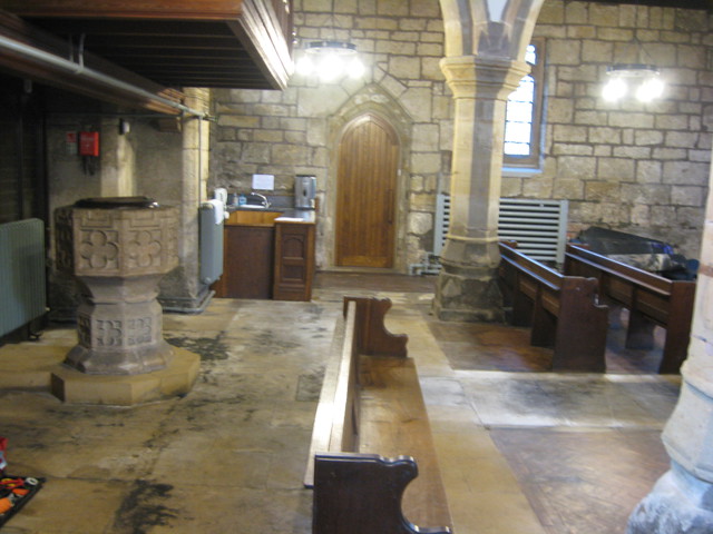 Nave from the door towards the coffee bar